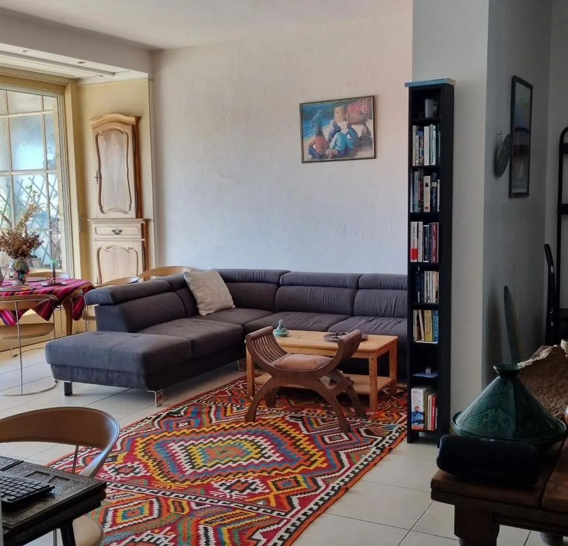 Grand T2 Surplombant Le Vieux Port Marseille Apartment 0*,  France