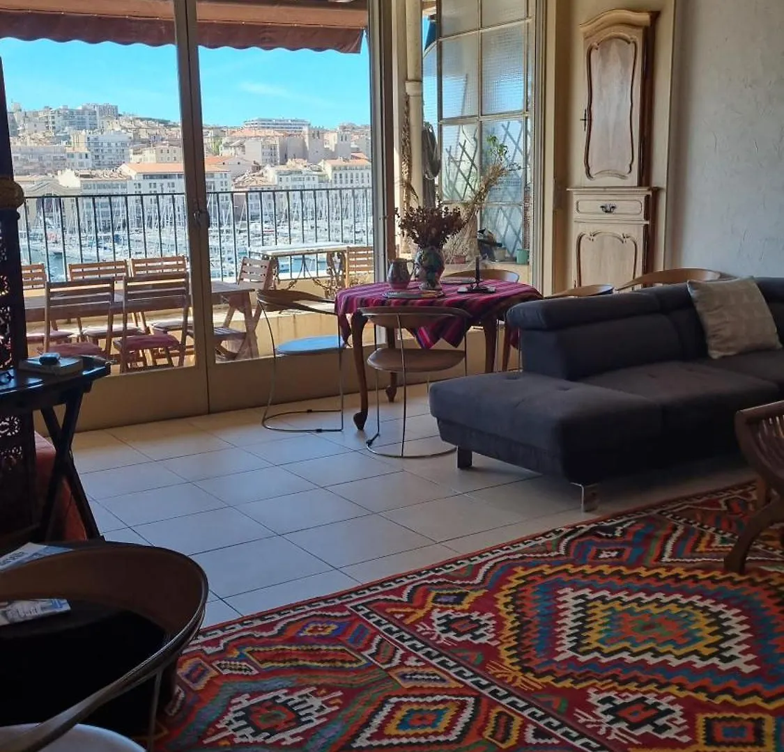 Grand T2 Surplombant Le Vieux Port Marseille Apartment France
